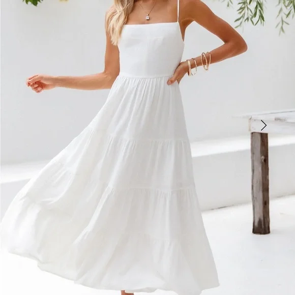 Hello Molly White Midi Dress - Picture 1 of 4